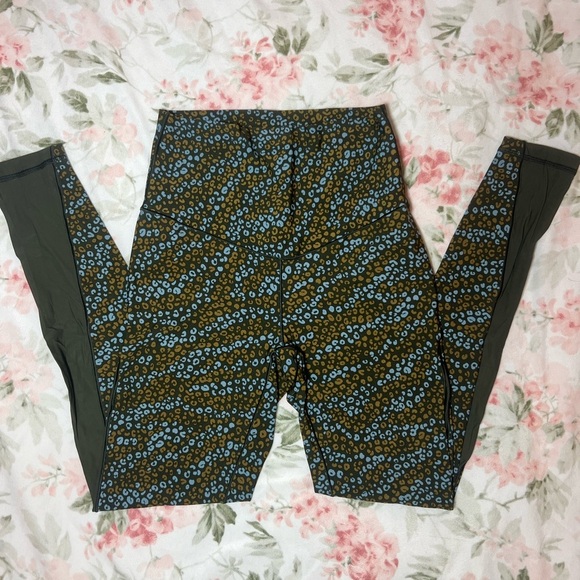 Offline by Aerie Real Me Leggings High Waist Animal Print Green Size Medium - Picture 1 of 4